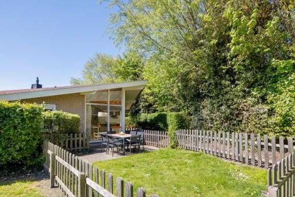 Tuin bij een bungalow | Hof Domburg